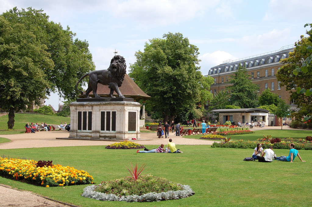 Gallery-1-Forbury-Gardens